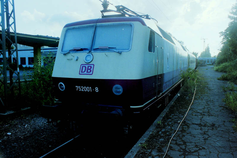 2001-08-xx_082
